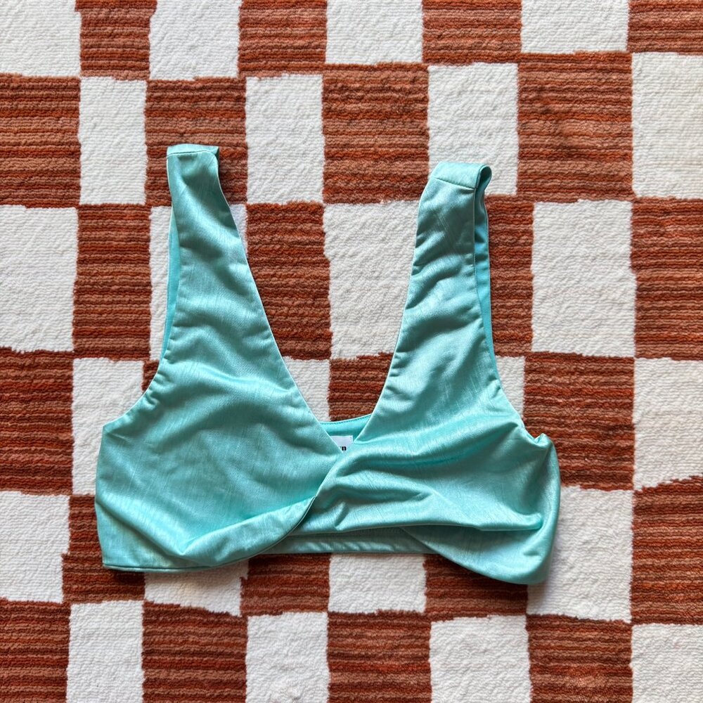 Superdown Turquoise Twist Crop Top